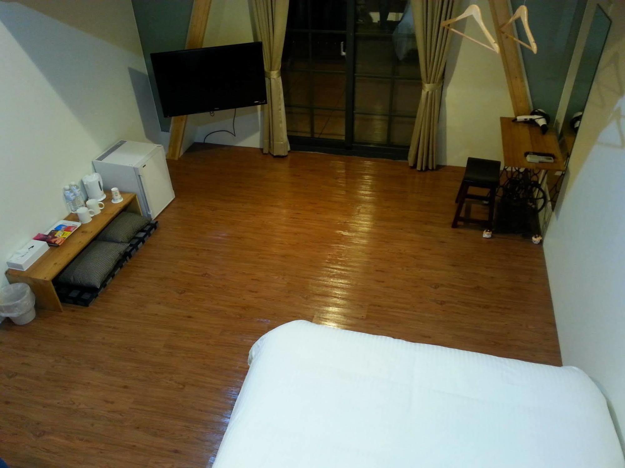 Artisan Hostel Тоучэн Экстерьер фото